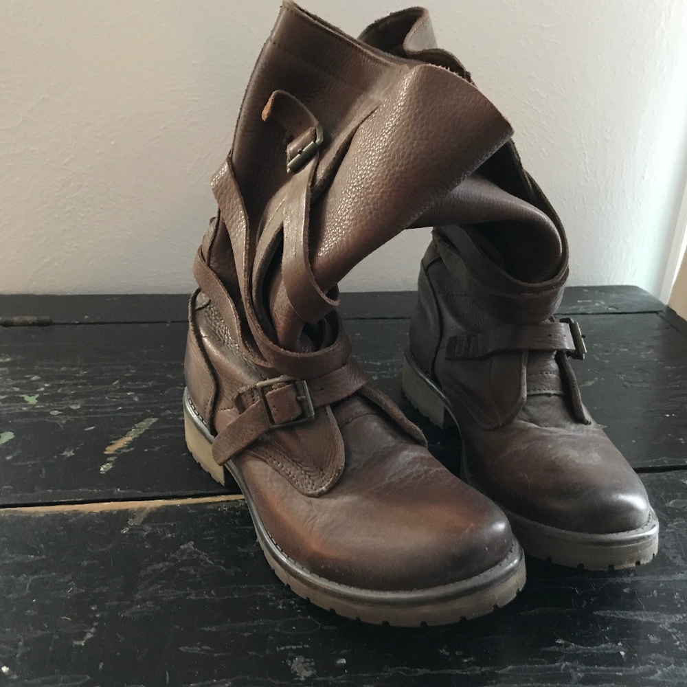 Steve Madden brown boots